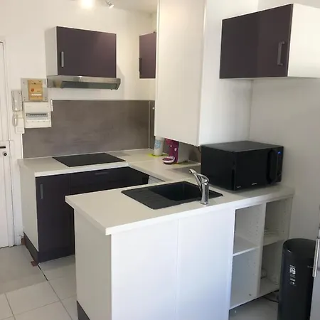 T2 Le Maya Centre-ville, 150m De La Plage Apartment Sainte-Maxime