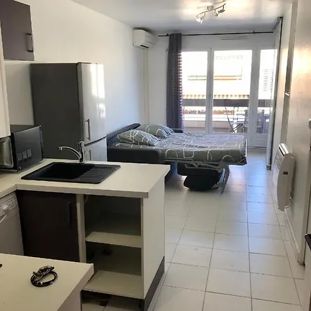 Apartment T2 Le Maya Centre-ville, 150m De La Plage
